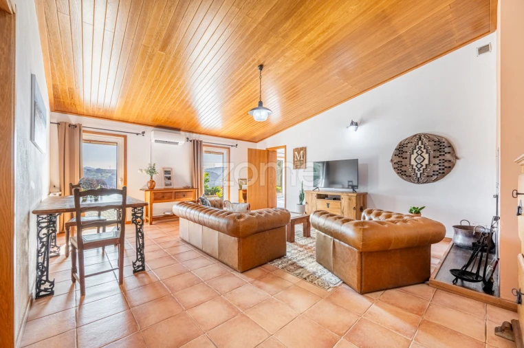 Quinta T3 para Venda em Oliveira do Douro Foto 11