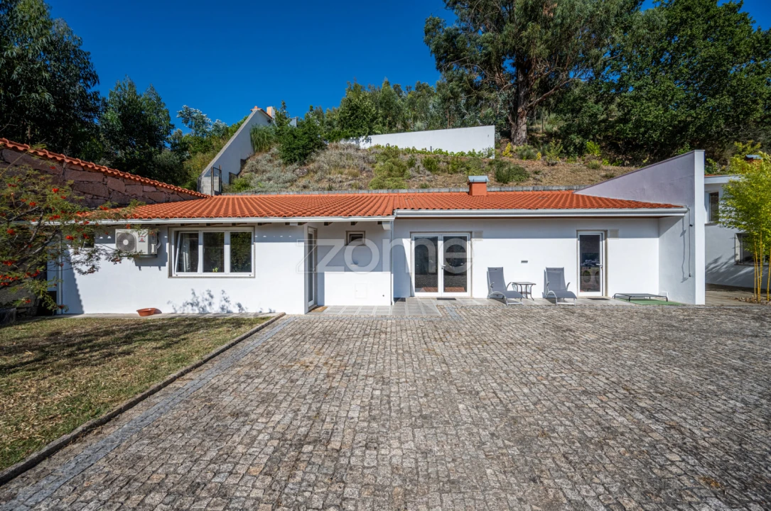 Quinta T3 para Venda em Oliveira do Douro Foto 24