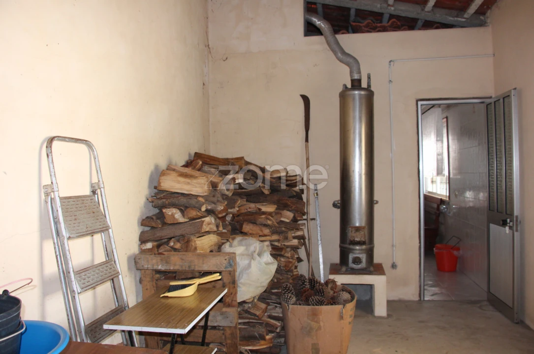 Moradia T4 para Venda em Lavos Foto 13