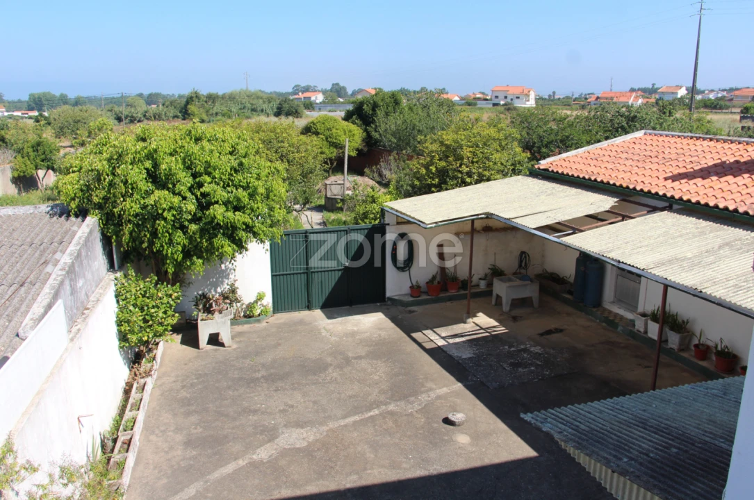 Moradia T4 para Venda em Lavos Foto 3