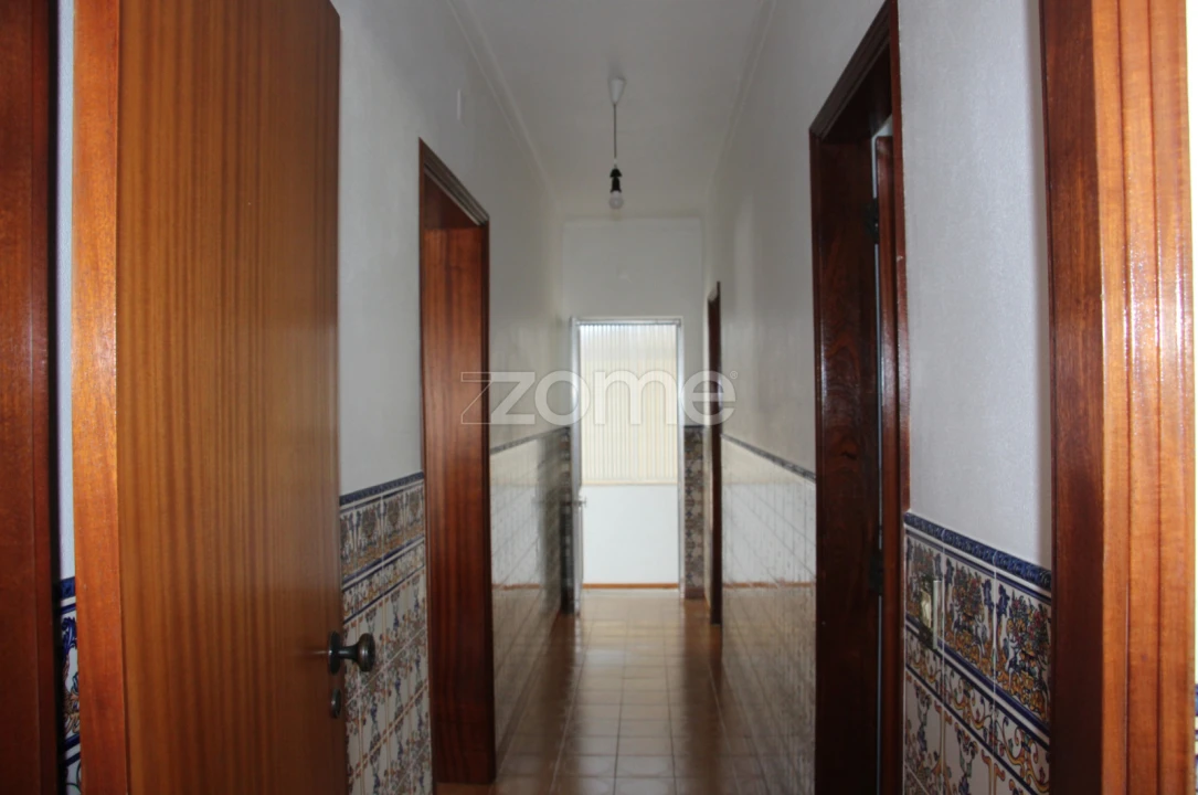 Moradia T4 para Venda em Lavos Foto 8