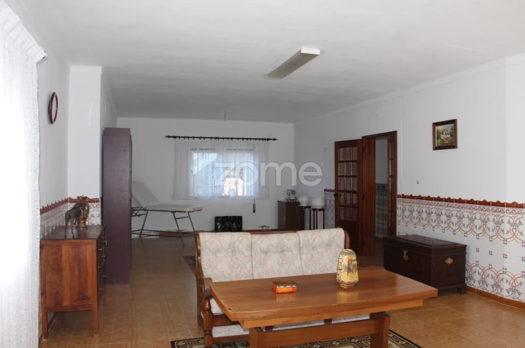 Moradia T4 para Venda em Lavos Foto 5