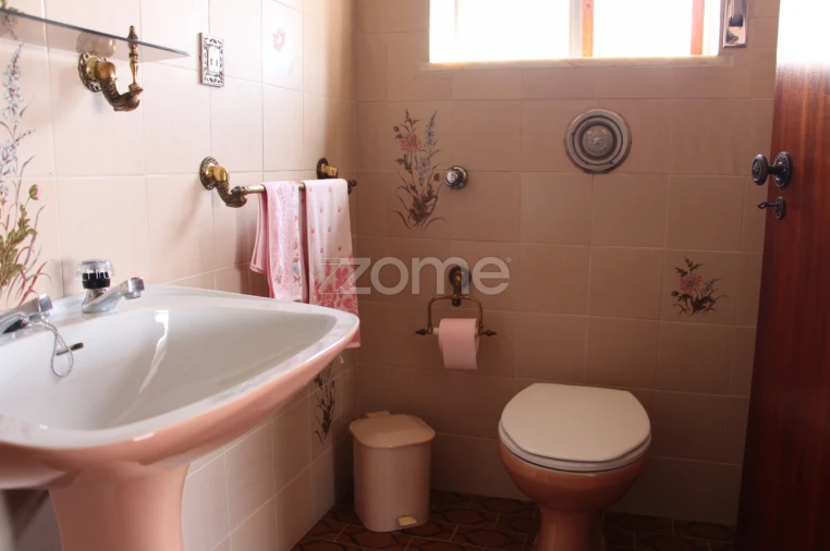 Moradia T4 para Venda em Lavos Foto 18