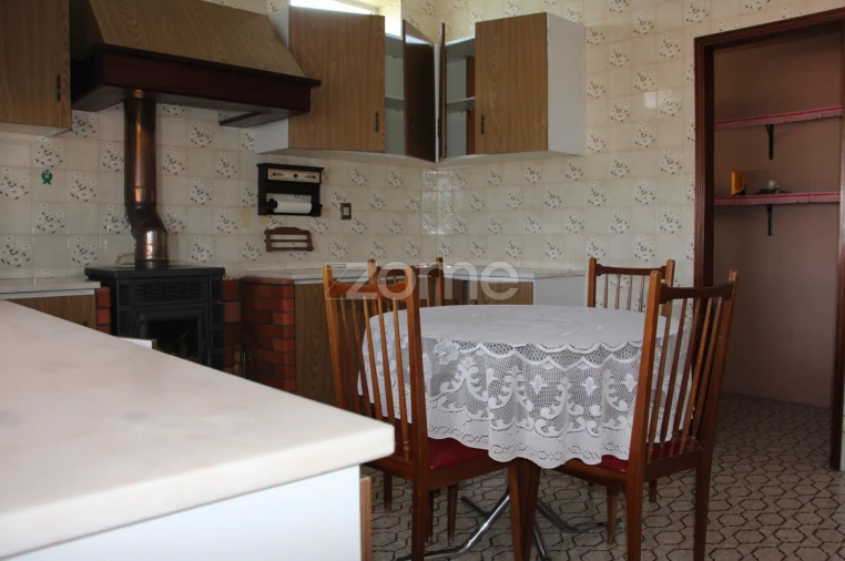 Moradia T4 para Venda em Lavos Foto 24