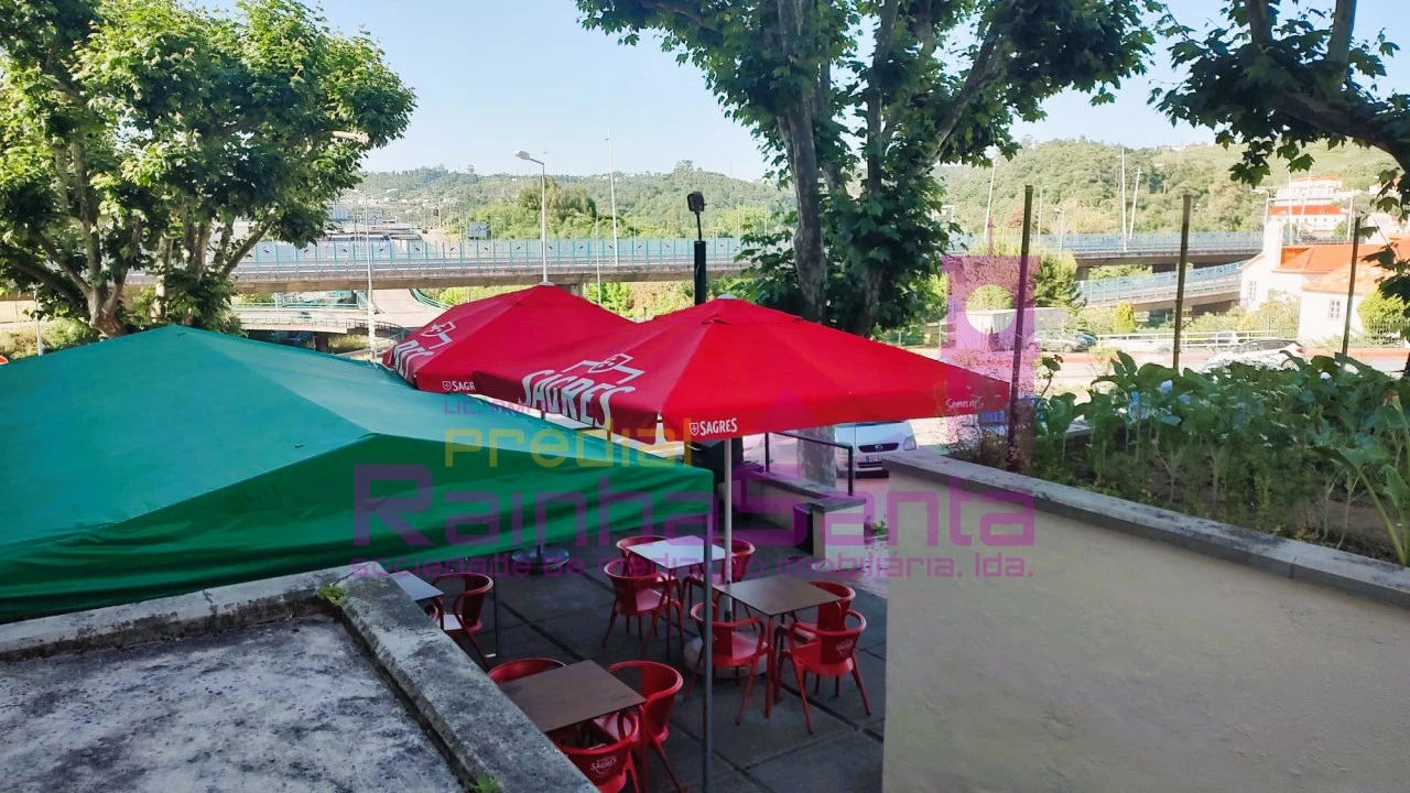 Negócio para Venda em Santo Antonio dos Olivais Foto 14