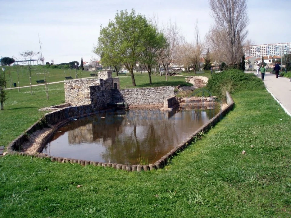 Terreno para Venda em Queluz e Belas Foto 1