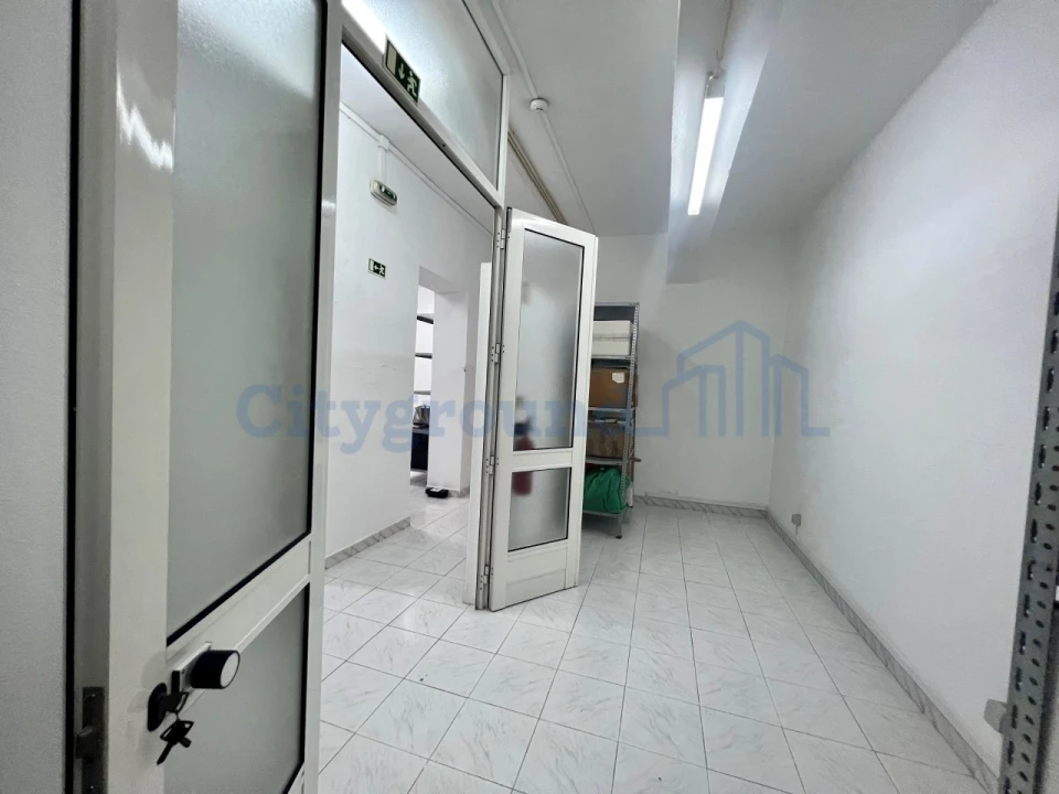 Loja para Venda em Arroios Foto 13