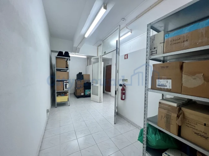 Loja para Venda em Arroios Foto 12