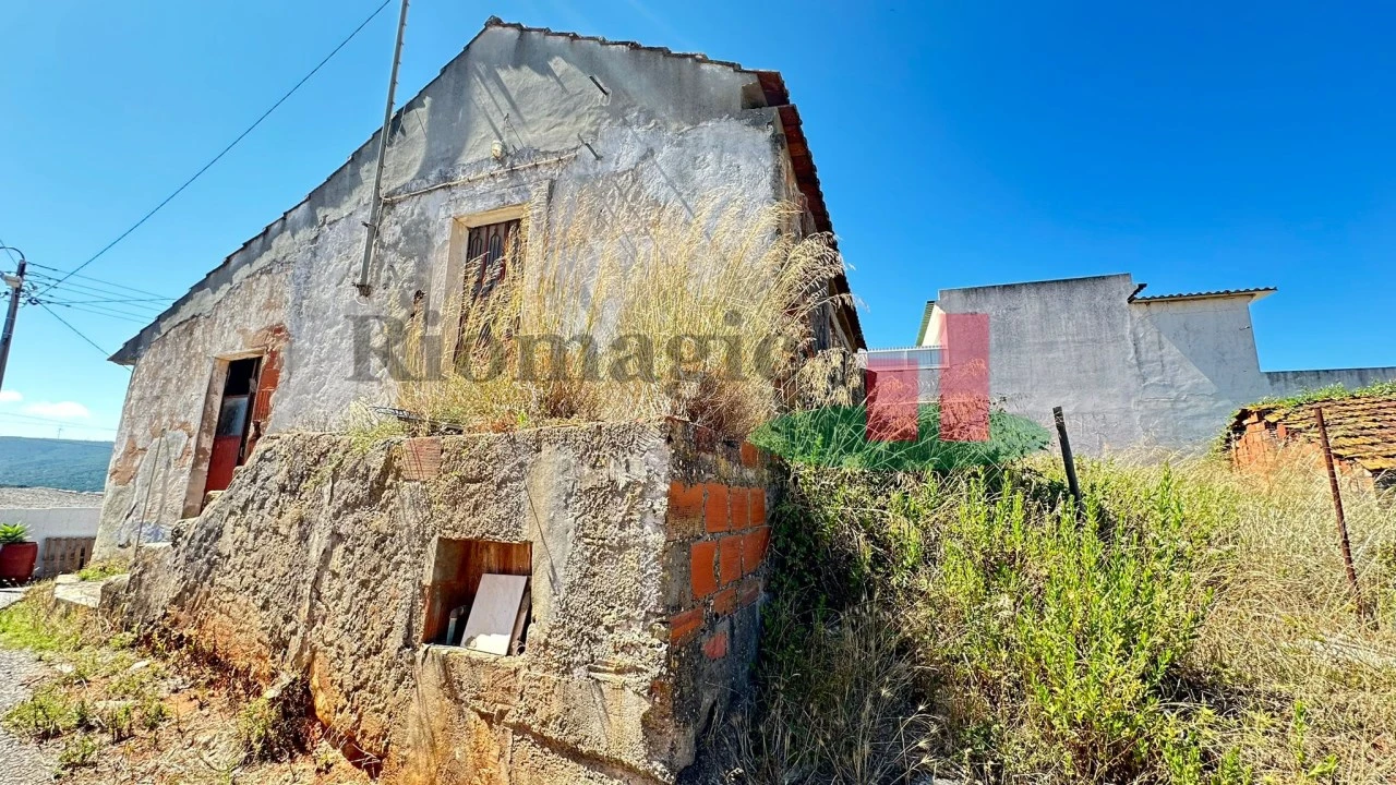 Moradia T2 para Venda em Alcanede Foto 1