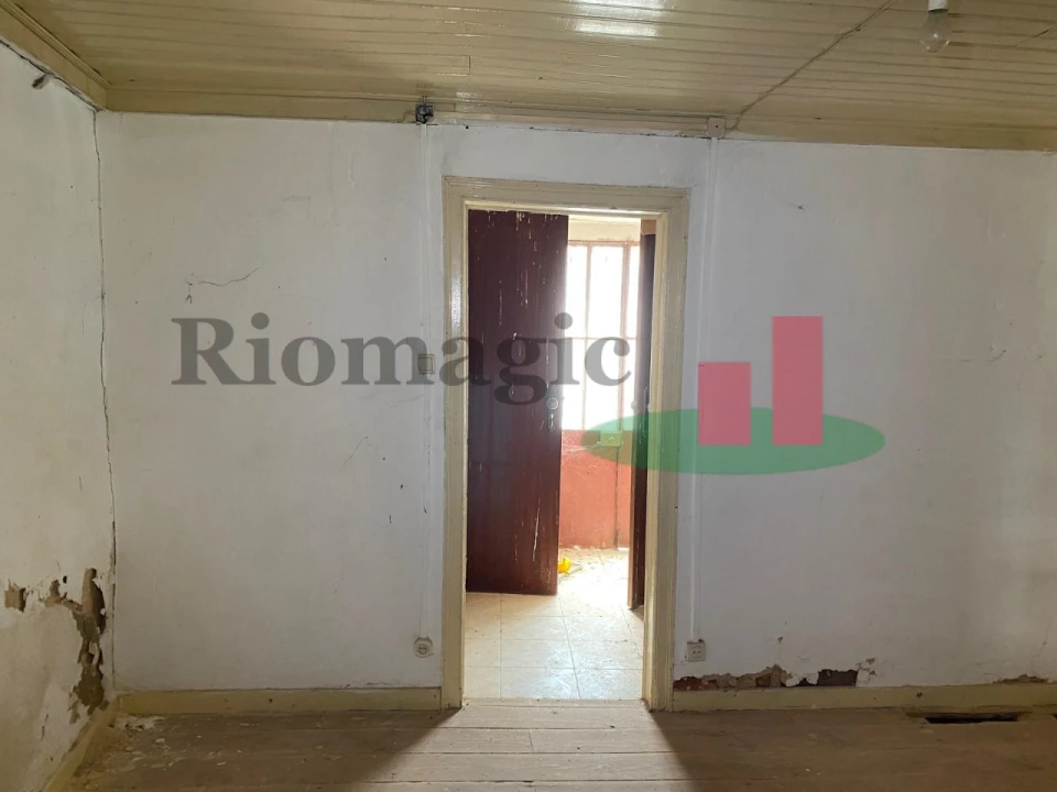 Moradia T2 para Venda em Alcanede Foto 34