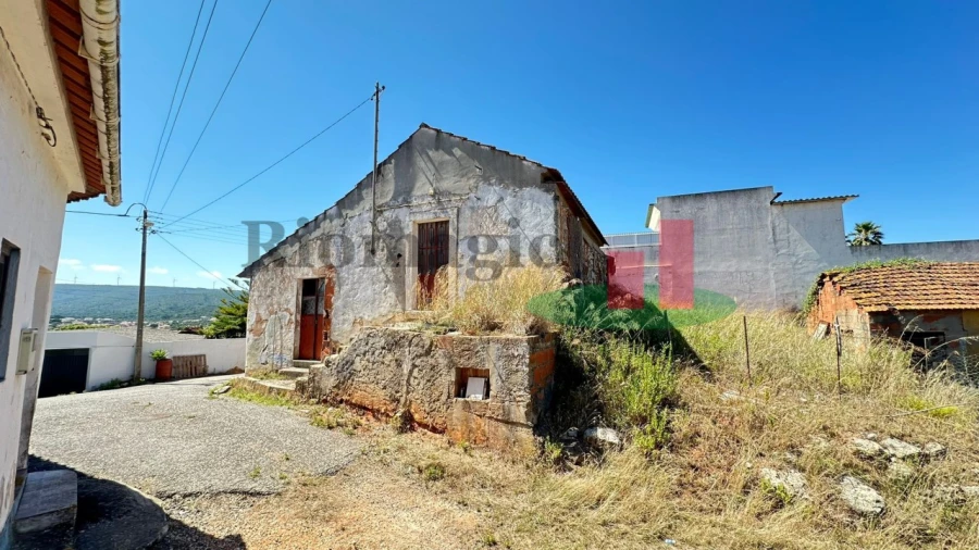 Moradia T2 para Venda em Alcanede Foto 8