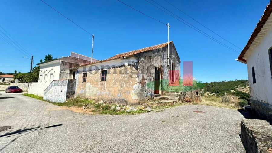 Moradia T2 para Venda em Alcanede Foto 9