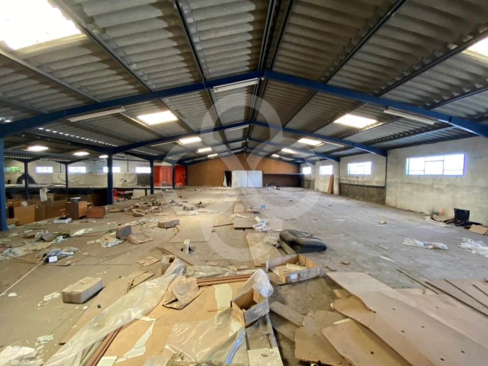 Armazém para Venda em Queluz e Belas Foto 4