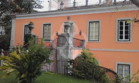 Moradia T28 para Venda em Oeiras e São Julião da Barra, Paço de Arcos e Caxias