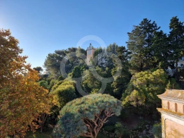 Moradia T28 para Venda em Oeiras e São Julião da Barra, Paço de Arcos e Caxias