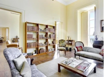 Moradia T28 para Venda em Oeiras e São Julião da Barra, Paço de Arcos e Caxias