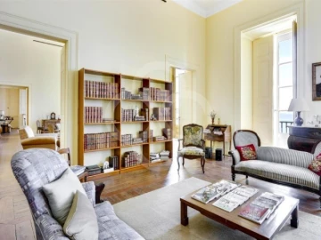 Moradia T28 para Venda em Oeiras e São Julião da Barra, Paço de Arcos e Caxias