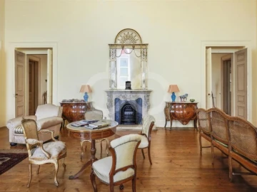 Moradia T28 para Venda em Oeiras e São Julião da Barra, Paço de Arcos e Caxias