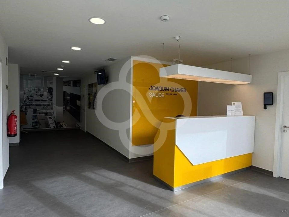 Loja para Venda em Campolide Foto 4