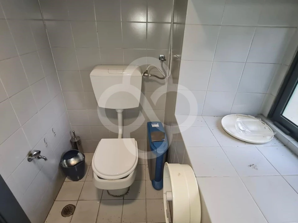 Loja para Venda em Campolide Foto 16