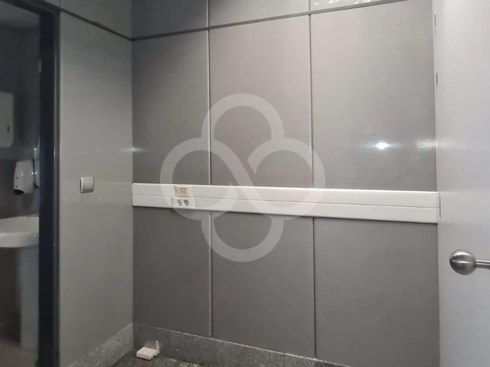 Loja para Venda em Campolide Foto 20