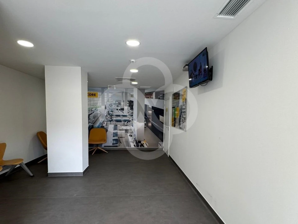 Loja para Venda em Campolide Foto 22