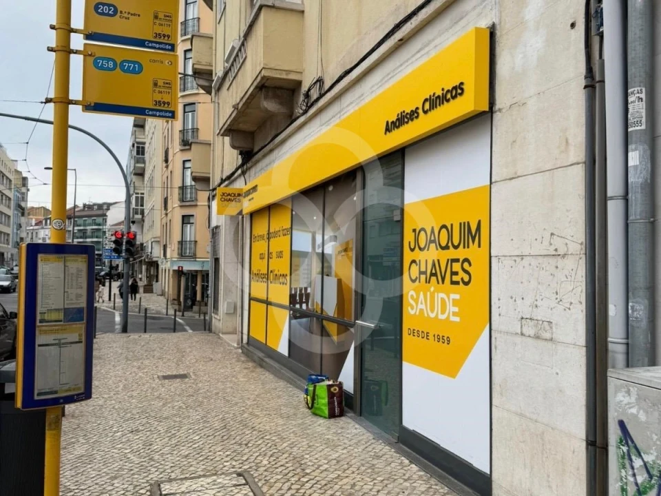 Loja para Venda em Campolide Foto 1