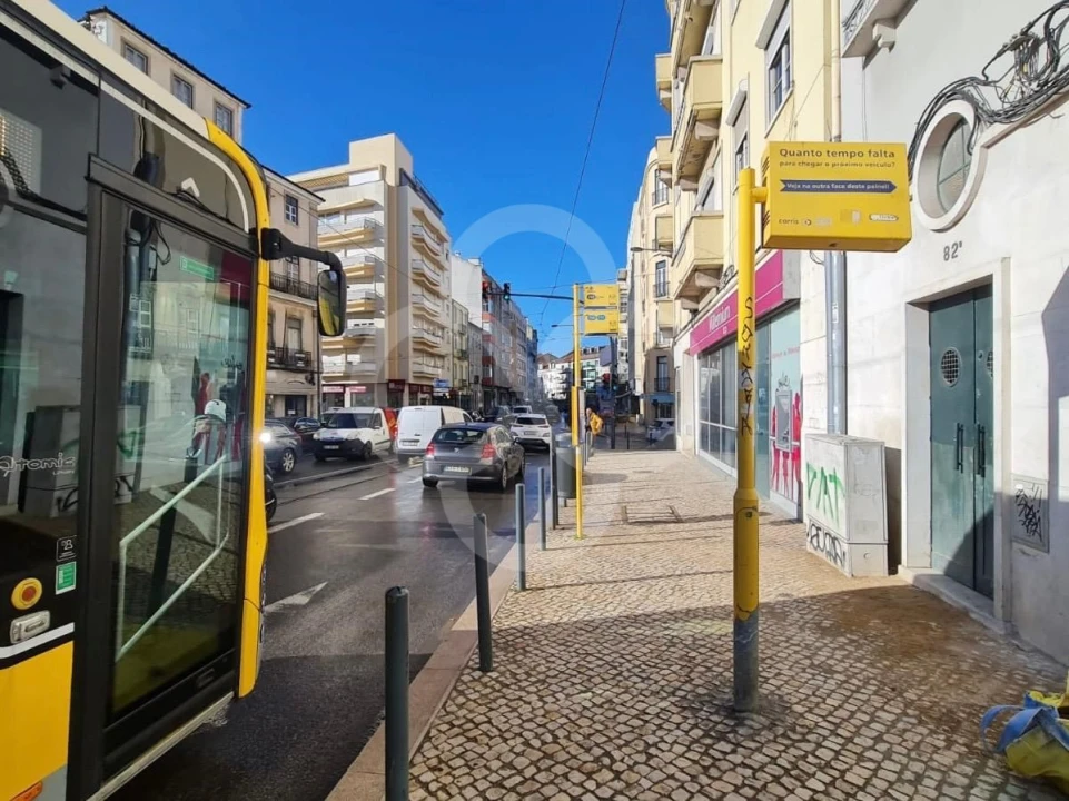 Loja para Venda em Campolide Foto 33