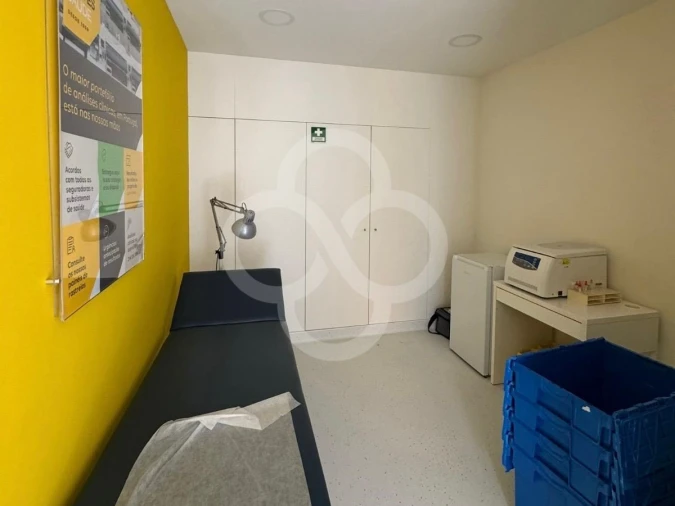 Loja para Venda em Campolide Foto 12