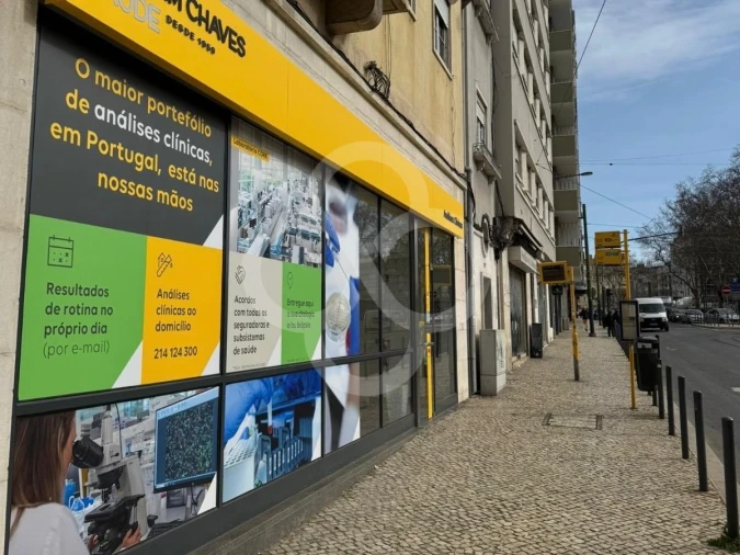 Loja para Venda em Campolide Foto 13