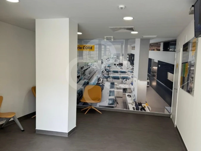 Loja para Venda em Campolide Foto 25