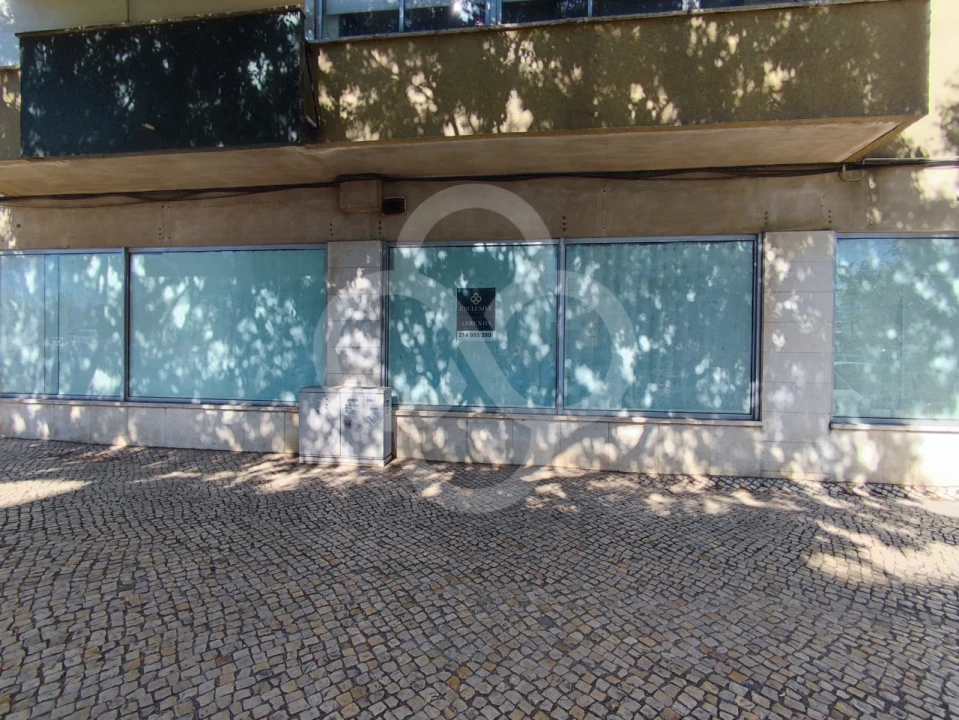 Loja para Venda em Benfica Foto 1
