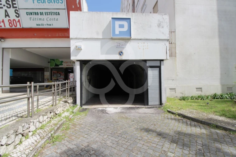 Negócio para Arrendamento em Benfica Foto 2