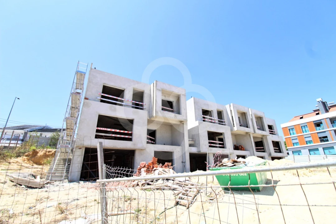 Moradia T3 para Venda em Corroios Foto 3