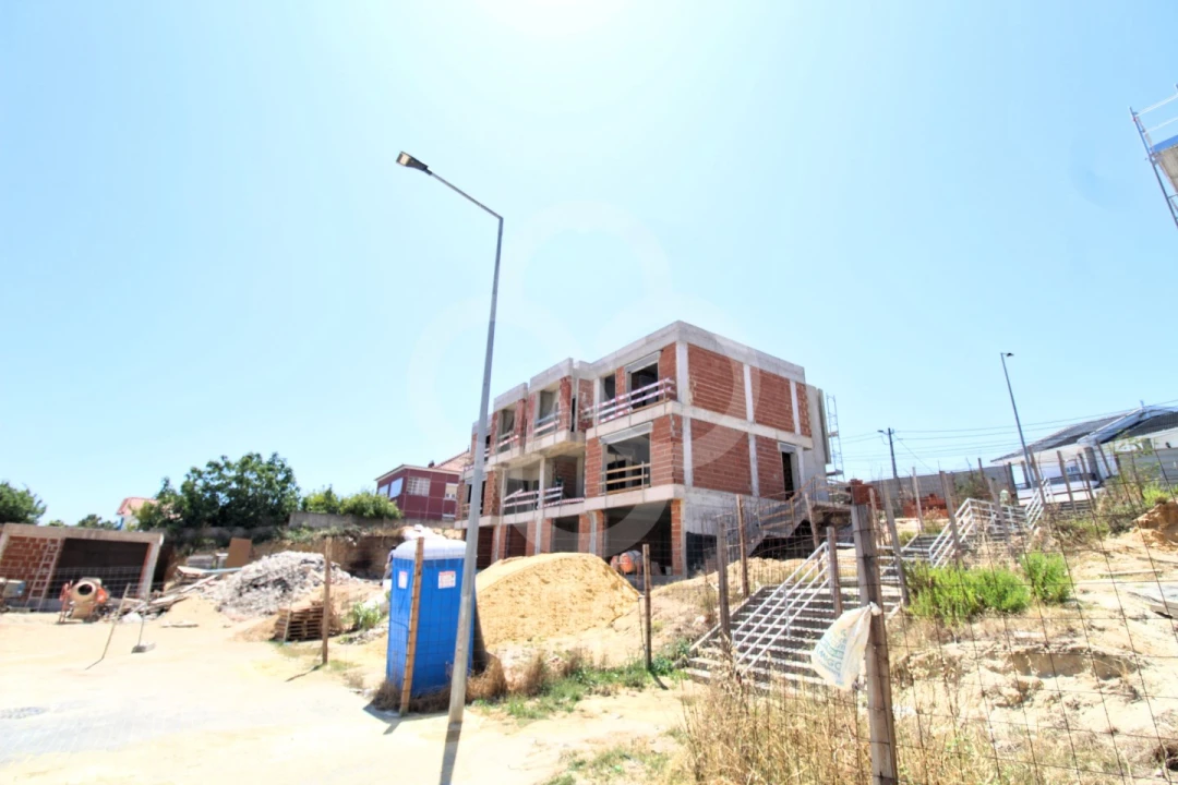 Moradia T3 para Venda em Corroios Foto 1