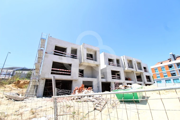 Moradia T3 para Venda em Corroios Foto 3