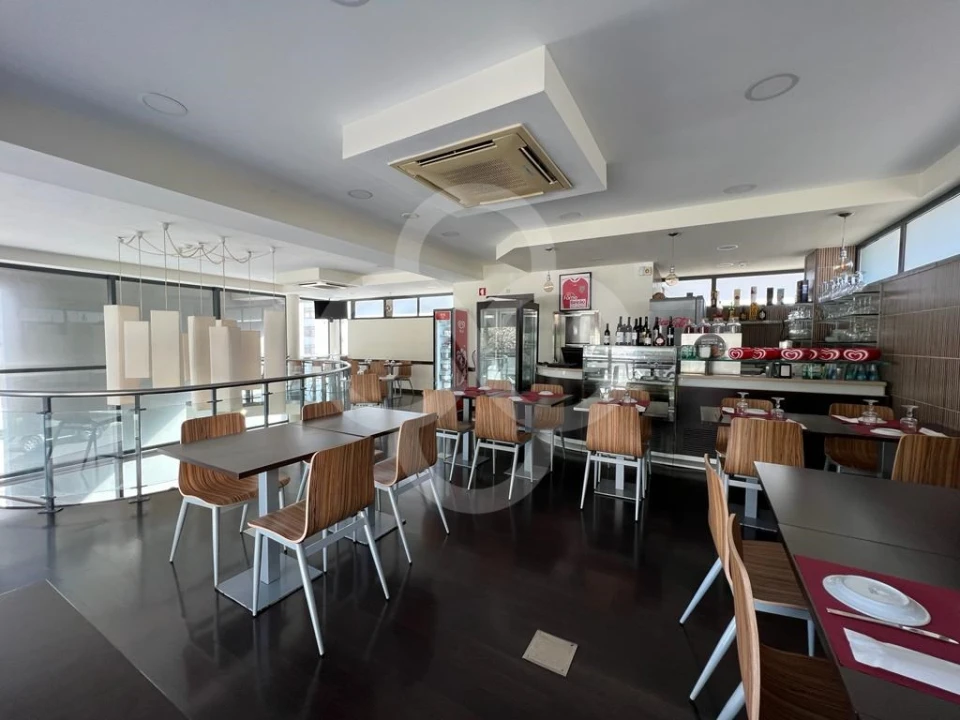 Loja para Venda em Rio de Mouro Foto 4