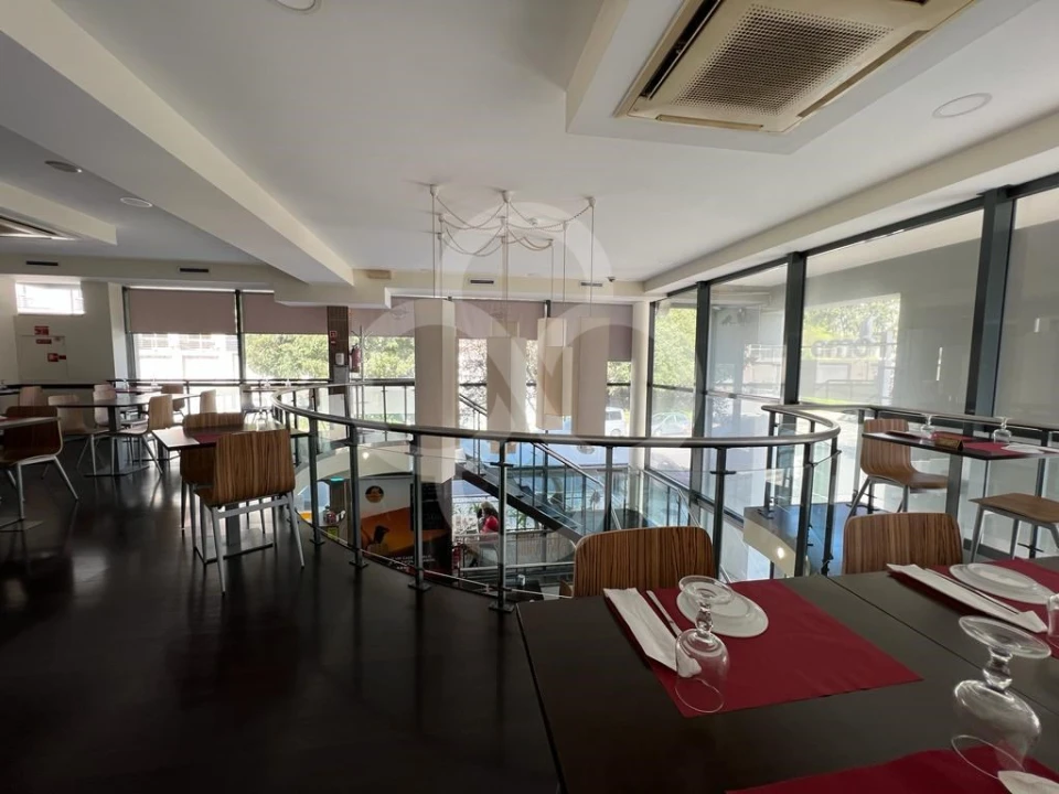 Loja para Venda em Rio de Mouro Foto 12