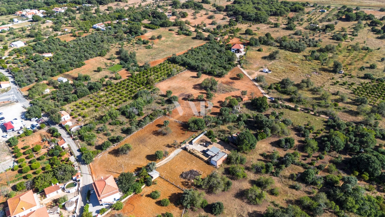 Terreno para Arrendamento em Quarteira Foto 2