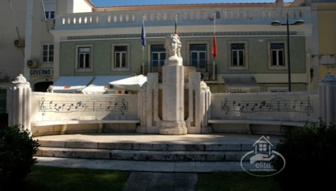 Prédio para Venda em União das Freguesias de Setúbal