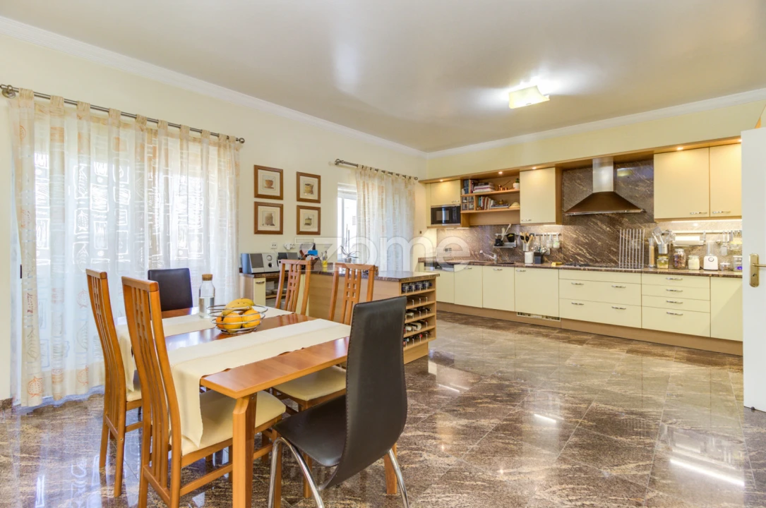 Apartamento T6 para Venda em São Domingos de Benfica Foto 10