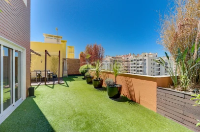 Apartamento T6 para Venda em São Domingos de Benfica