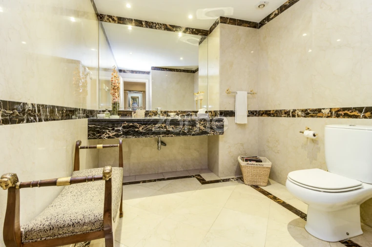 Apartamento T6 para Venda em São Domingos de Benfica Foto 7