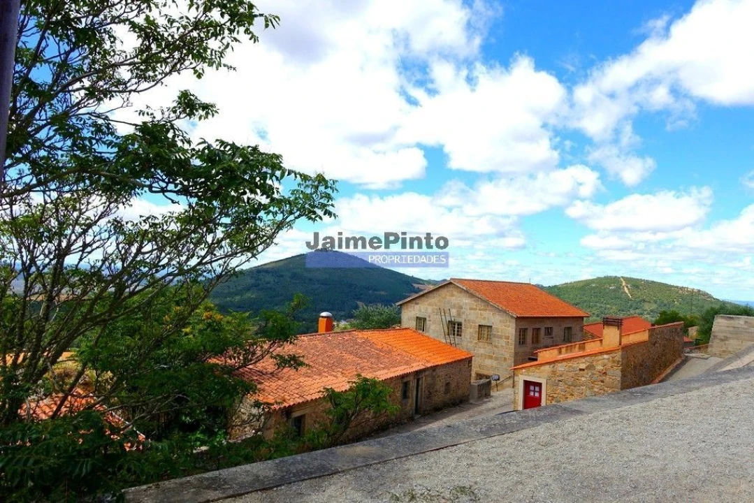 Prédio para Venda em Figueira de Castelo Rodrigo Foto 6