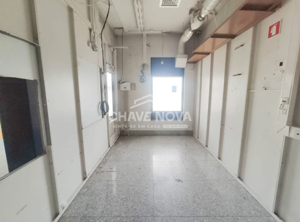 Loja para Arrendamento em Gafanha da Nazaré Foto 9