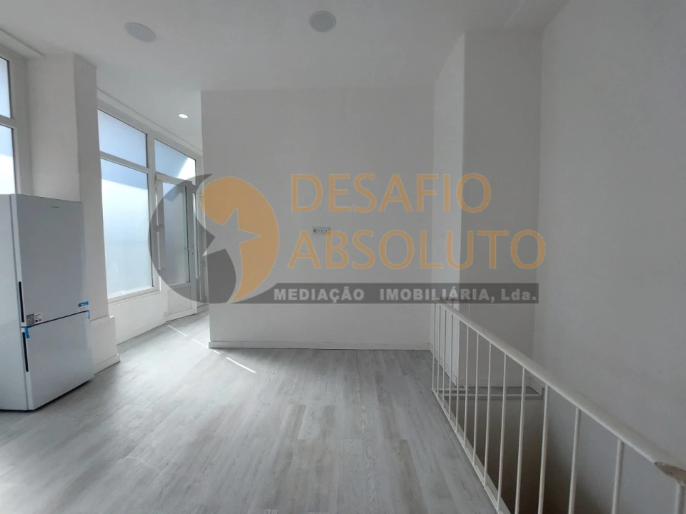 Loja para Venda em Laranjeiro e Feijó Foto 9