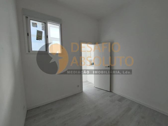 Loja para Venda em Laranjeiro e Feijó Foto 12