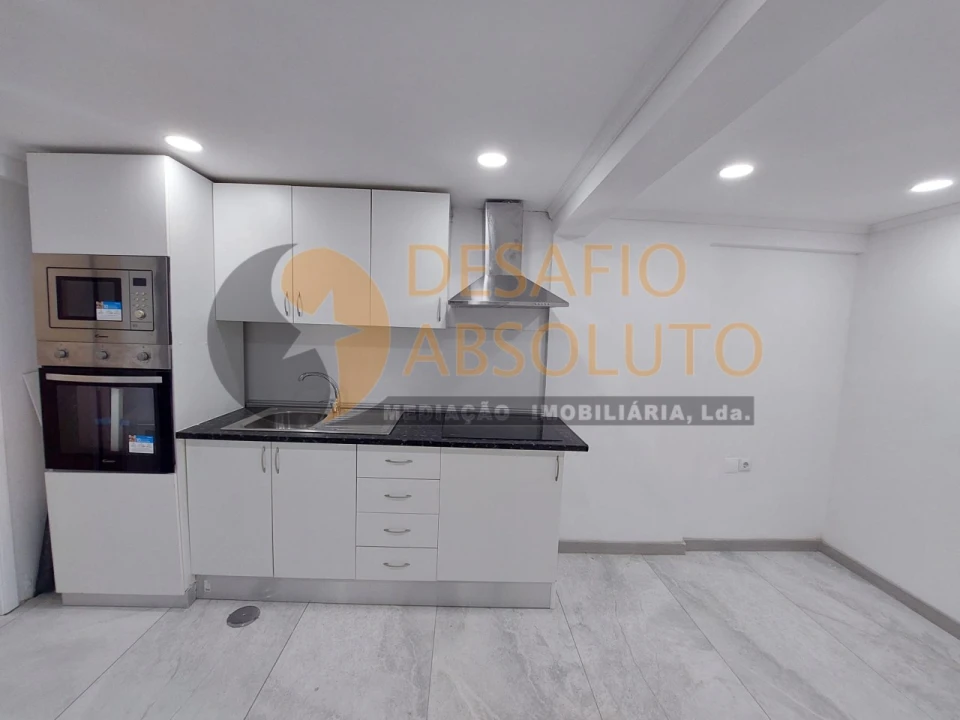 Apartamento para Venda em Corroios Foto 3