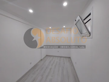 Apartamento para Venda em Corroios