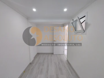 Apartamento para Venda em Corroios